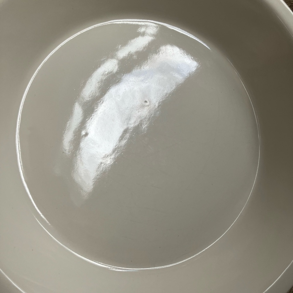 Calphalon off-White 9inch Ceramic pie pan/Serving Dish with Handles - Picture 6 of 16